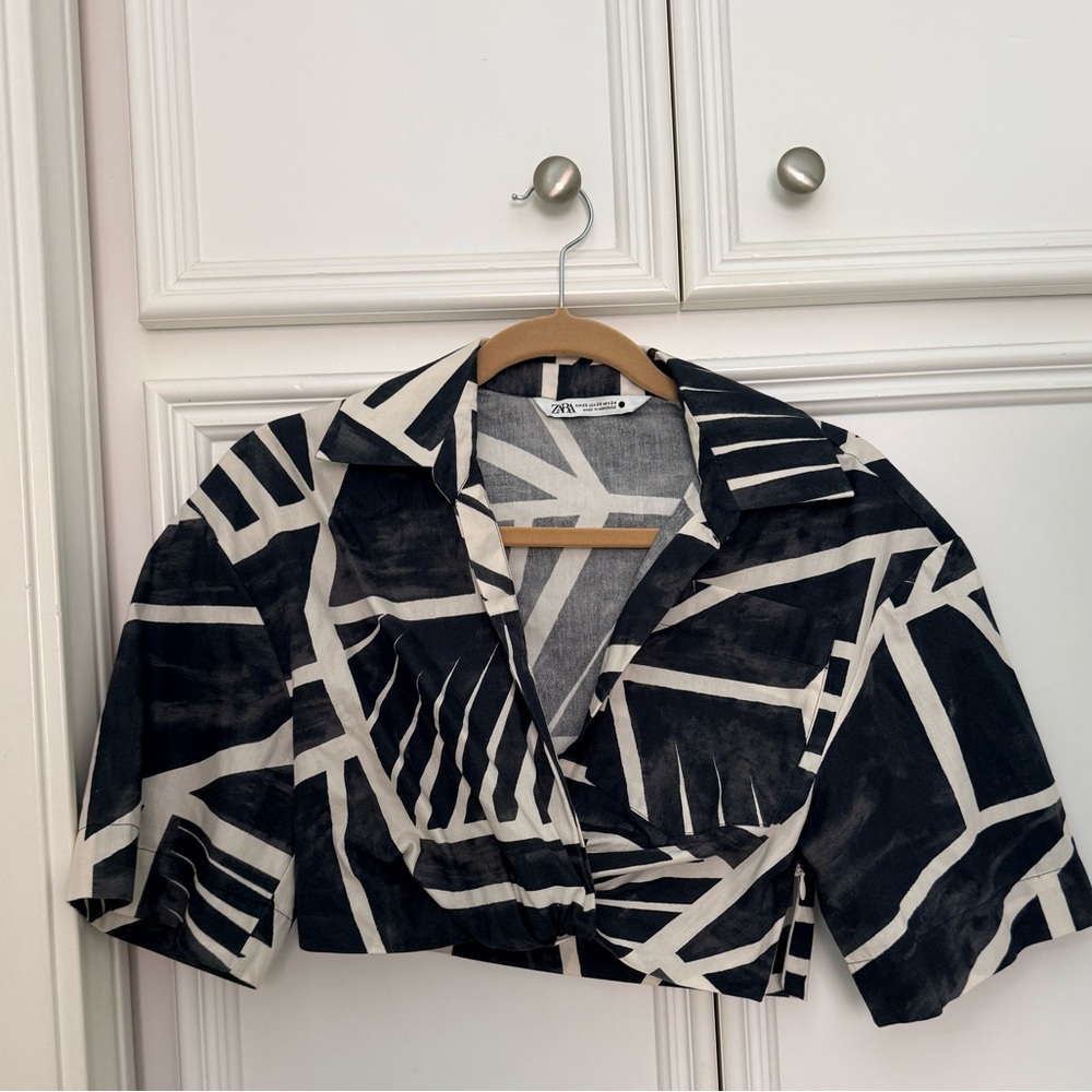 Zara Monochrome Geometric Crop Top